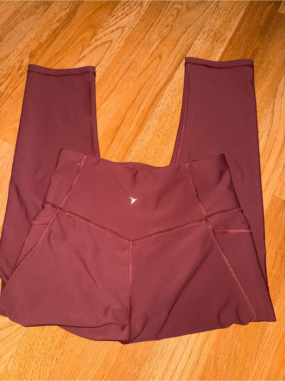 Old navy active leggings with pockets